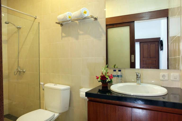 קוטה לומבוק Puri Jayaraja Guest House מראה חיצוני תמונה