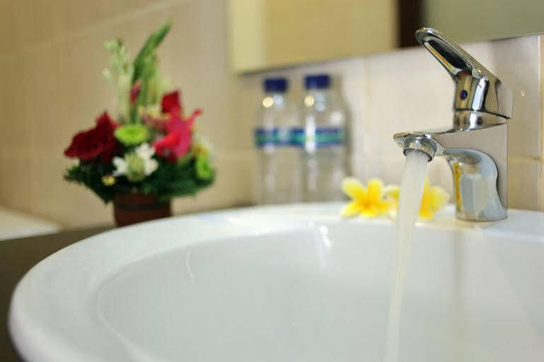 קוטה לומבוק Puri Jayaraja Guest House מראה חיצוני תמונה
